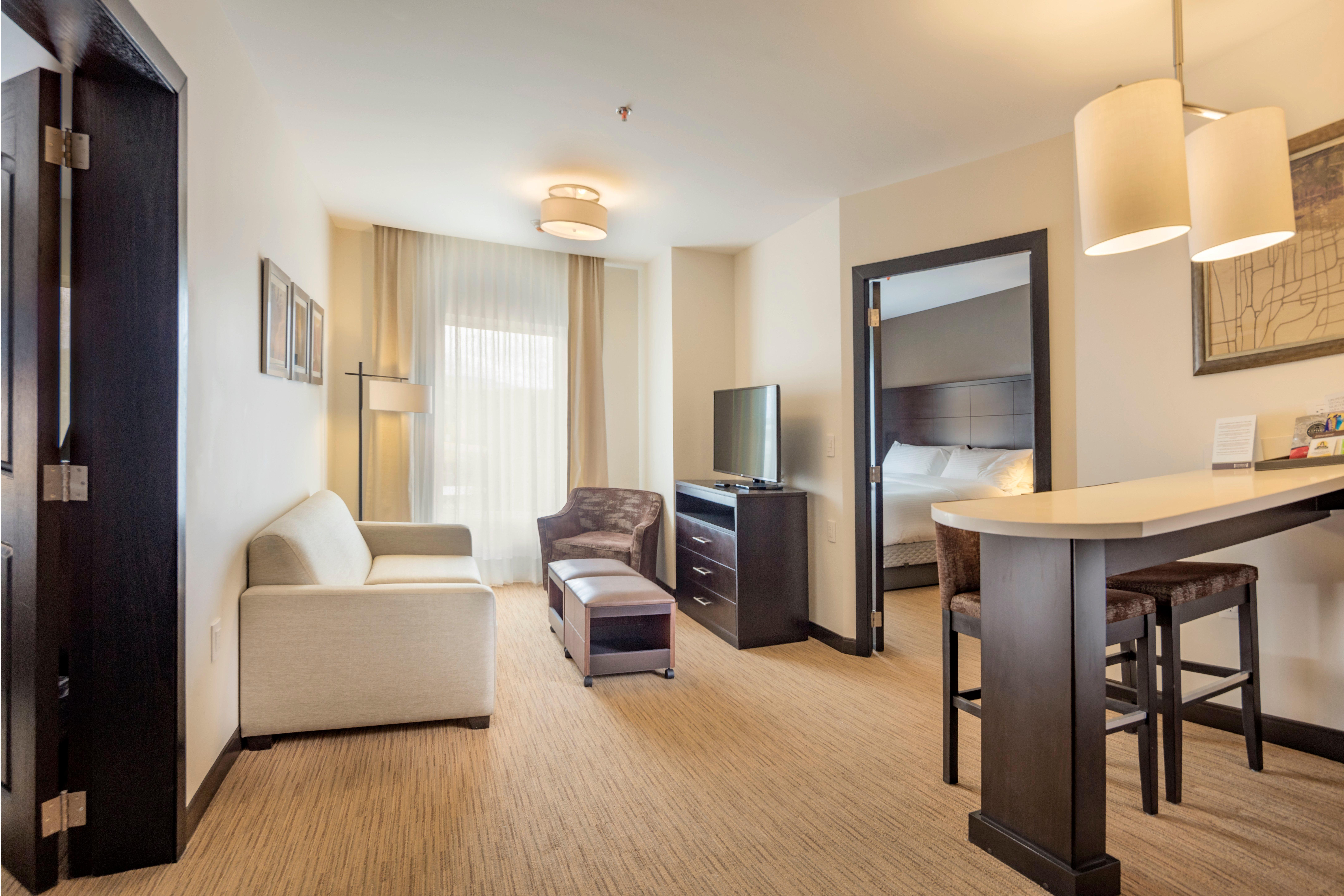 Staybridge Suites Silao By Ihg المظهر الخارجي الصورة