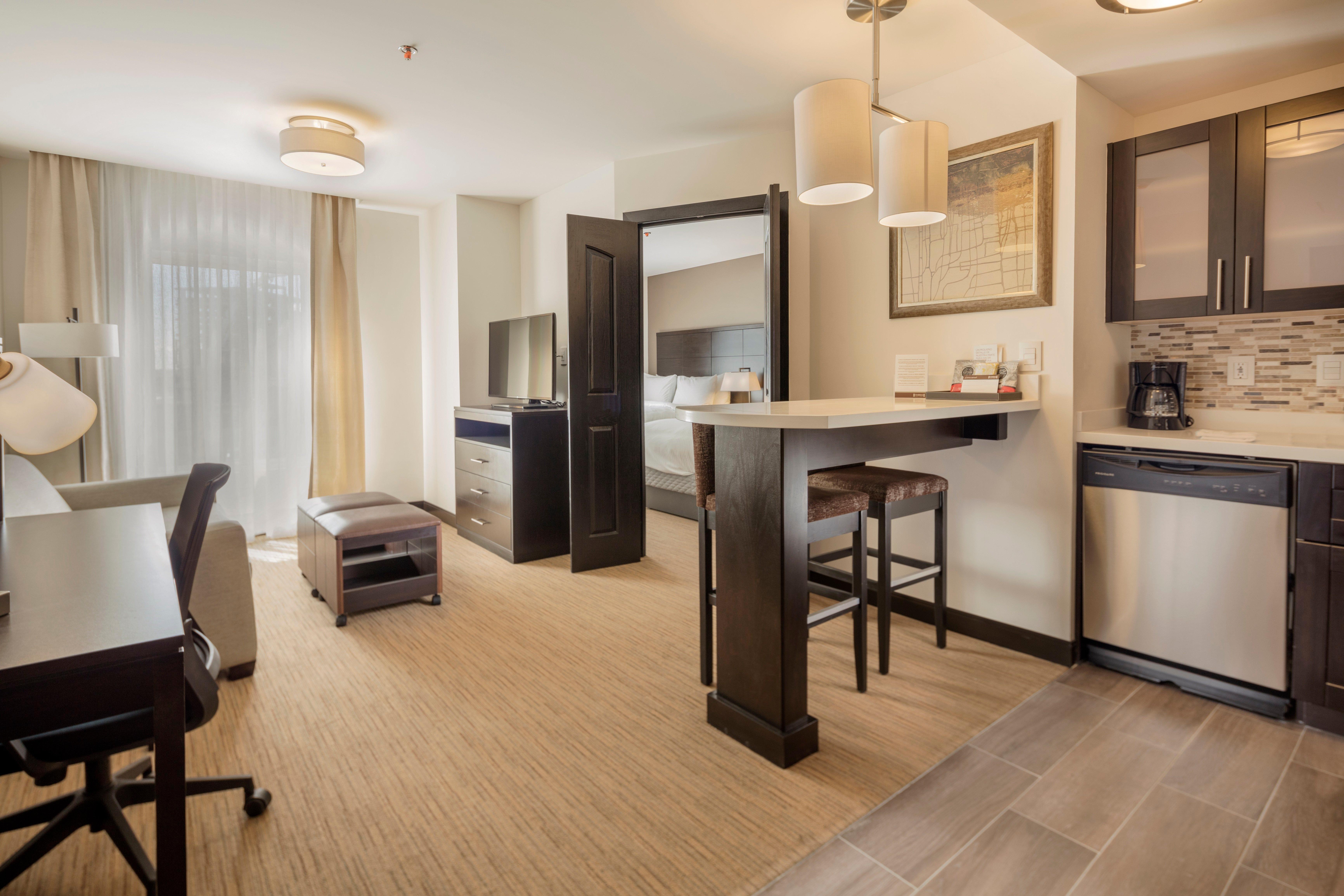 Staybridge Suites Silao By Ihg المظهر الخارجي الصورة