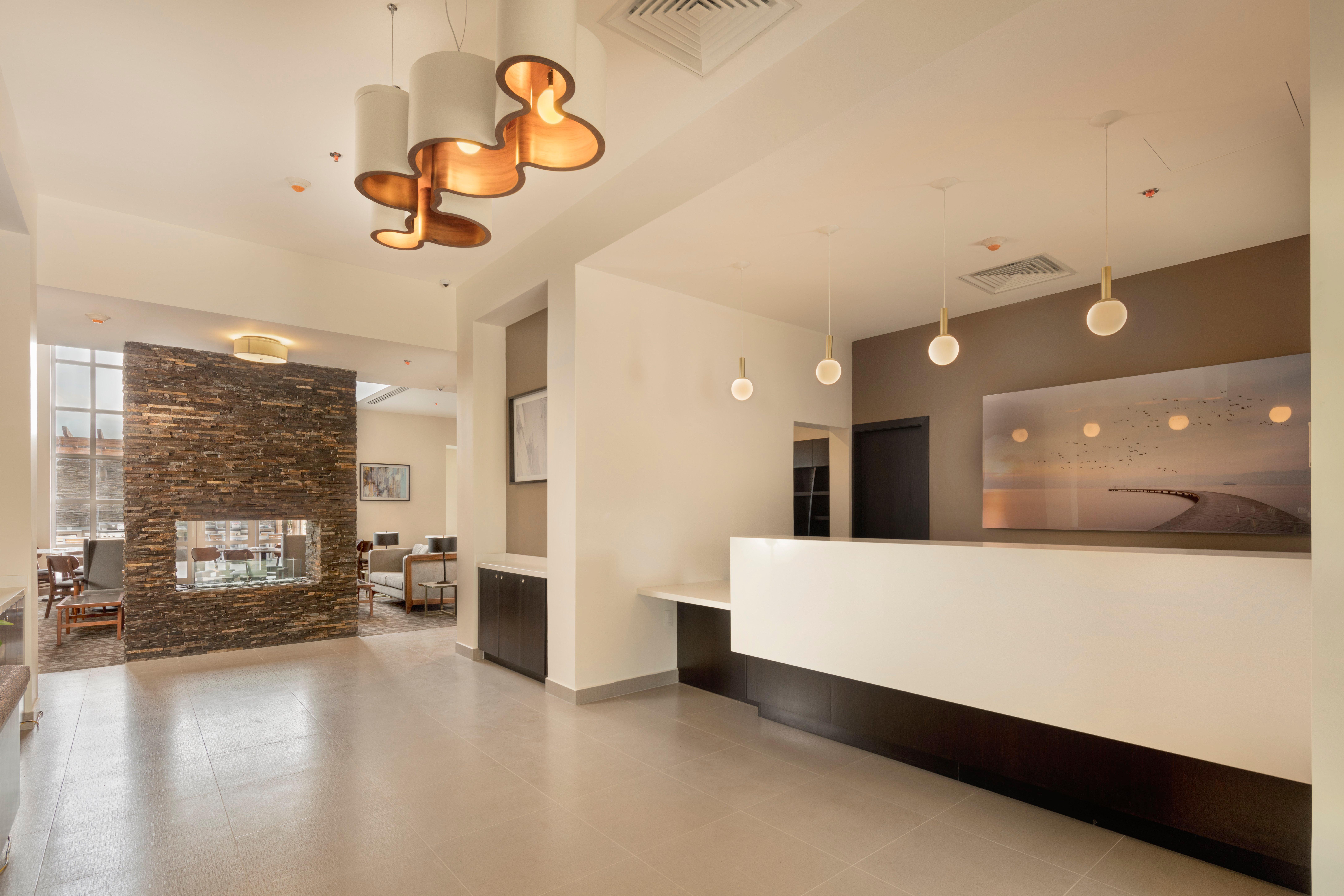 Staybridge Suites Silao By Ihg المظهر الخارجي الصورة