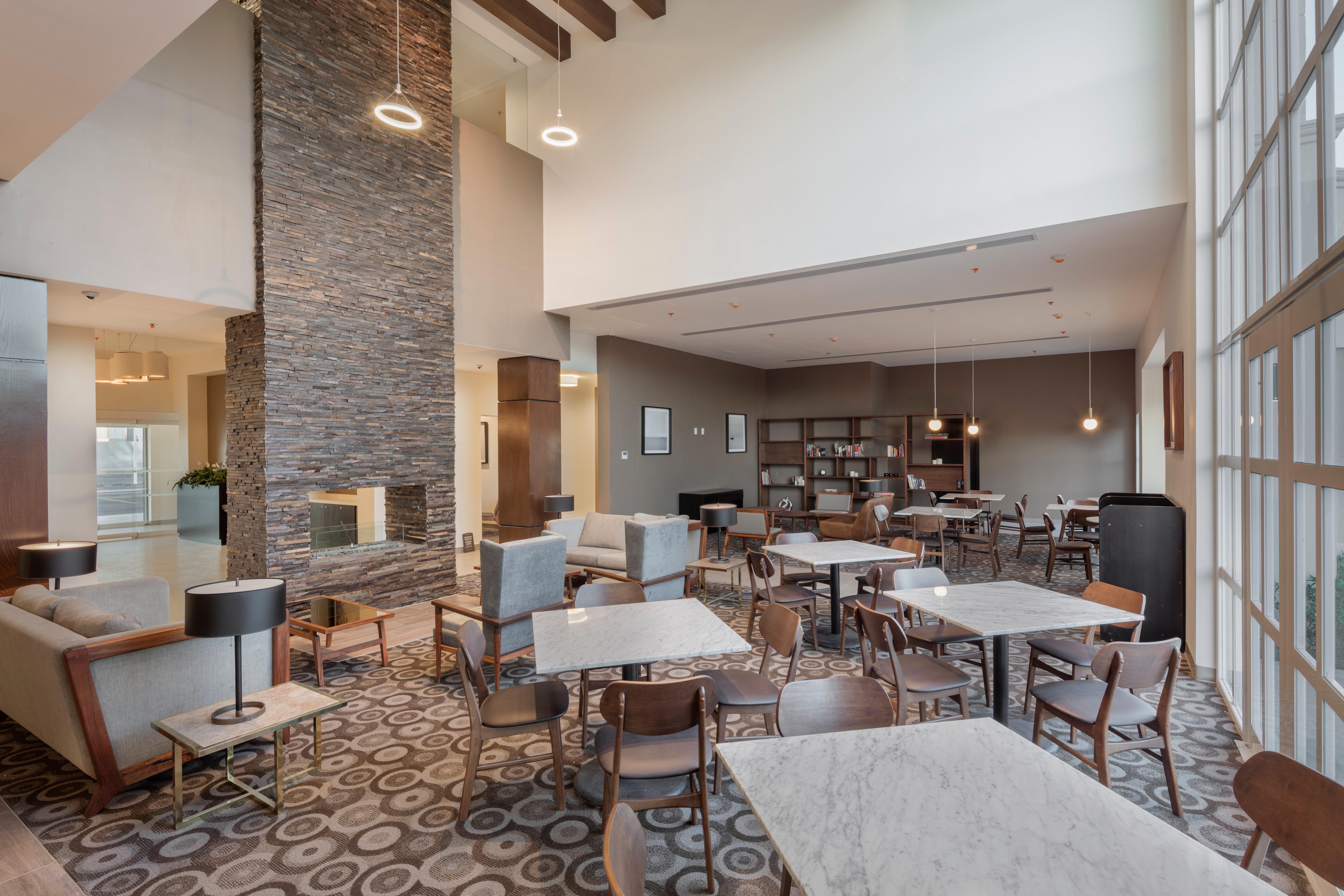 Staybridge Suites Silao By Ihg المظهر الخارجي الصورة