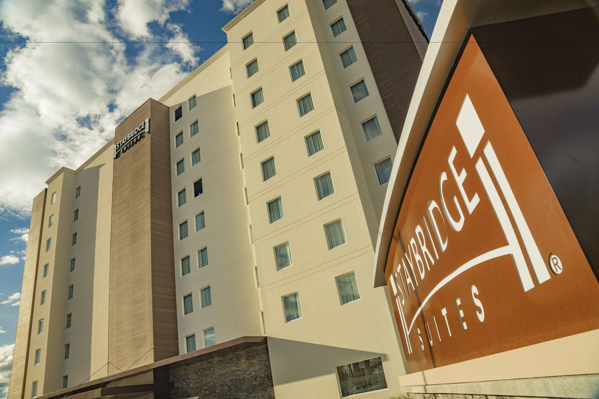 Staybridge Suites Silao By Ihg المظهر الخارجي الصورة