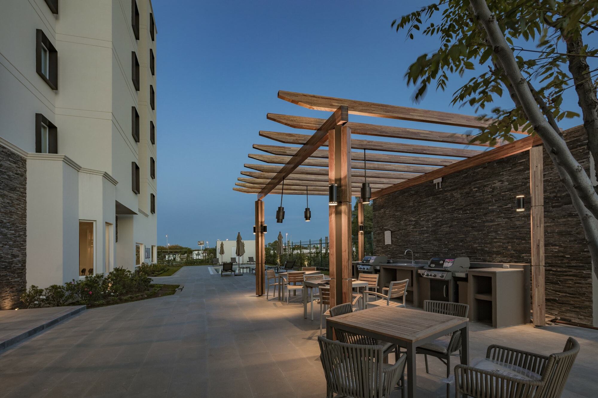 Staybridge Suites Silao By Ihg المظهر الخارجي الصورة